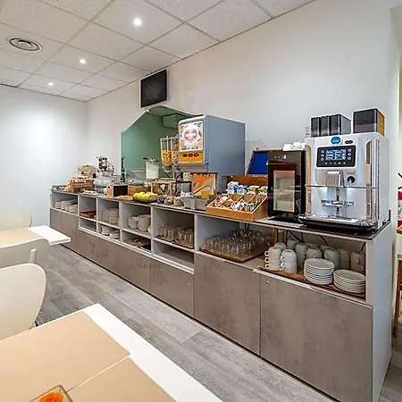 意大利酒店 3*
